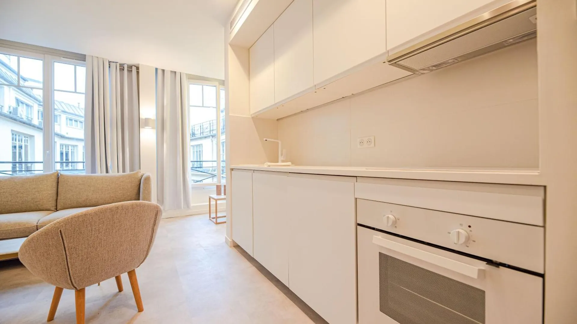 Cia - 2br Madeleine Champs Elysees Apartment