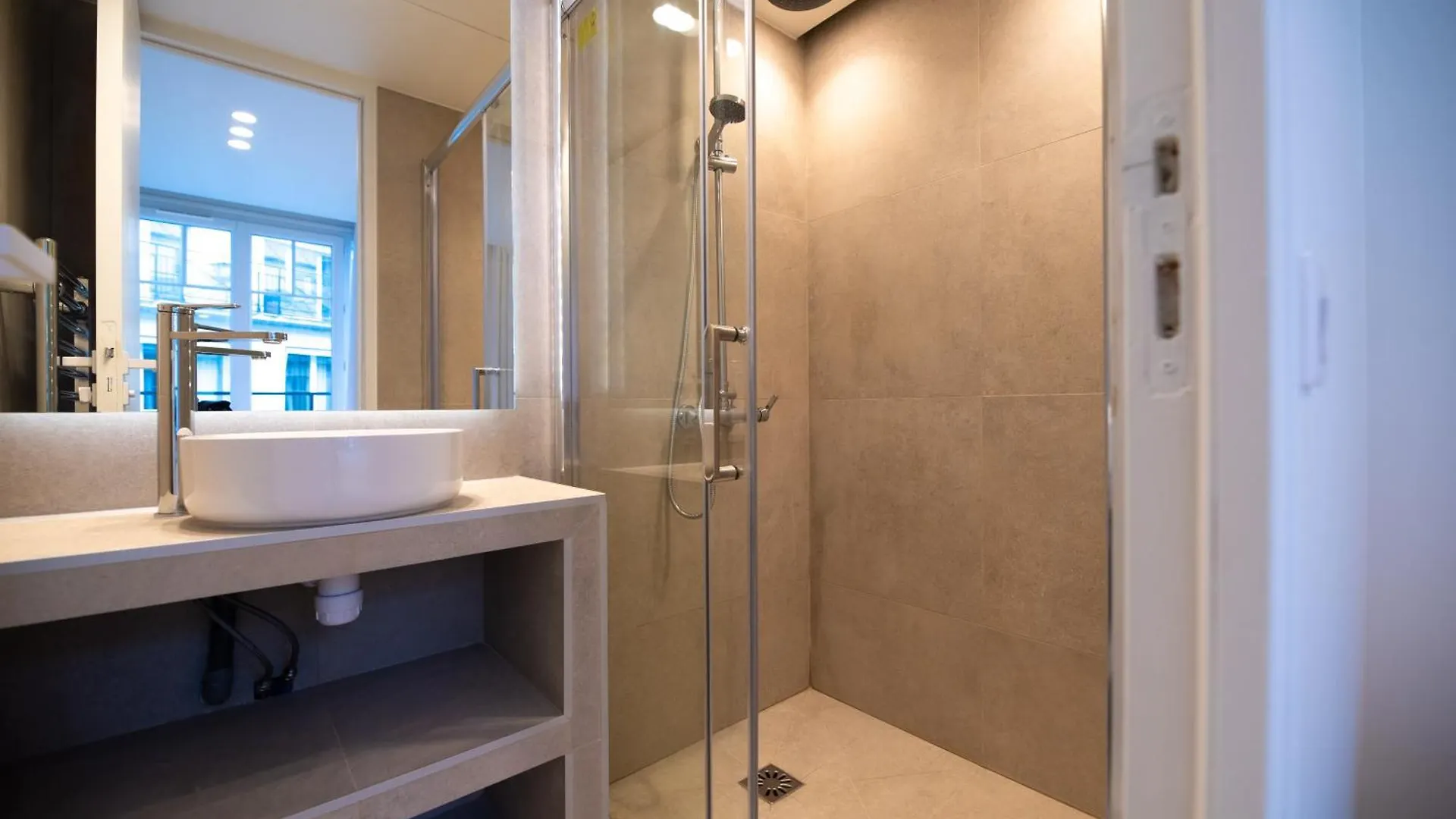 Cia - 2br Madeleine Champs Elysees Apartment *