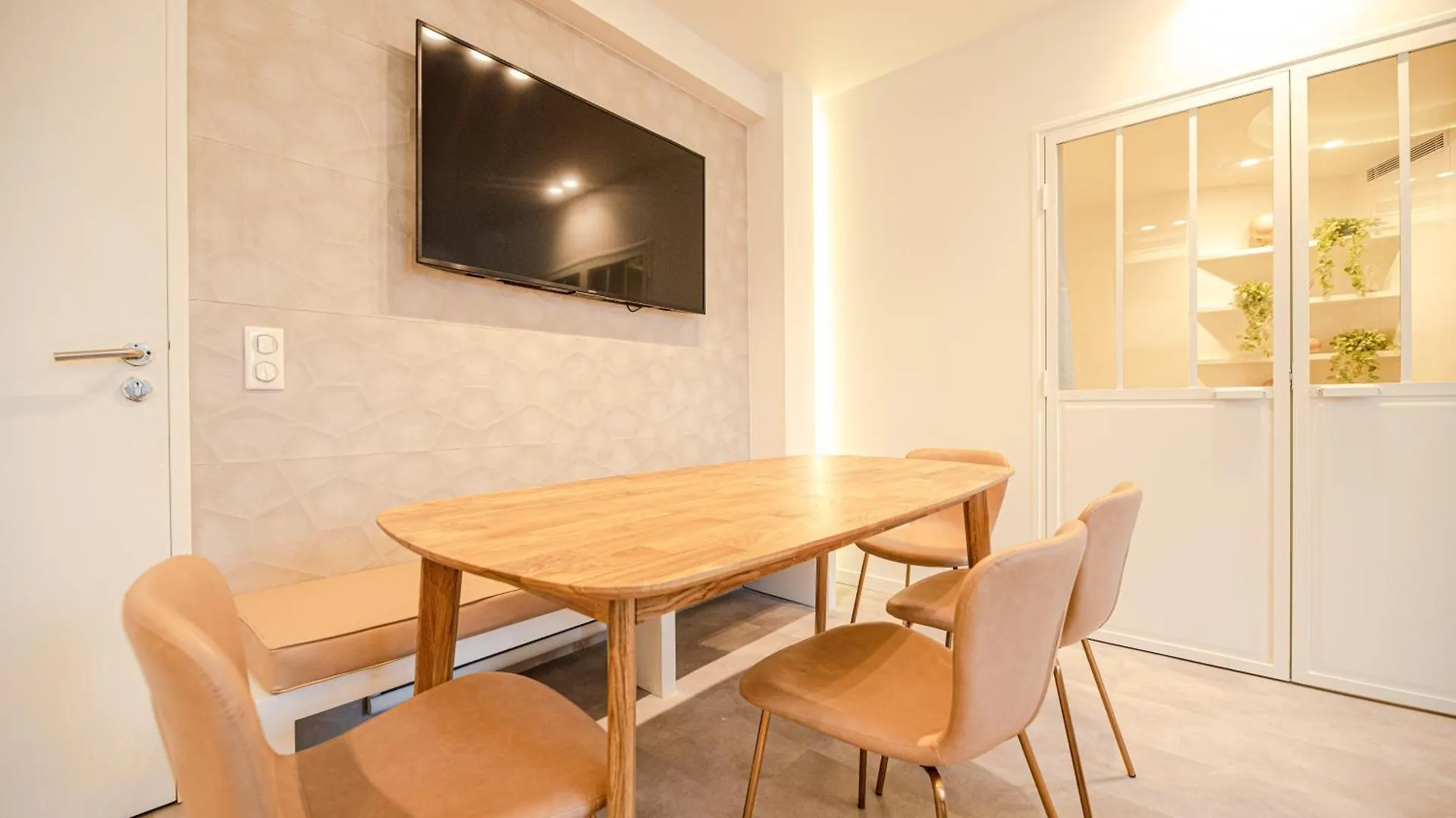 Cia - 2br Madeleine Champs Elysees Apartment Paris