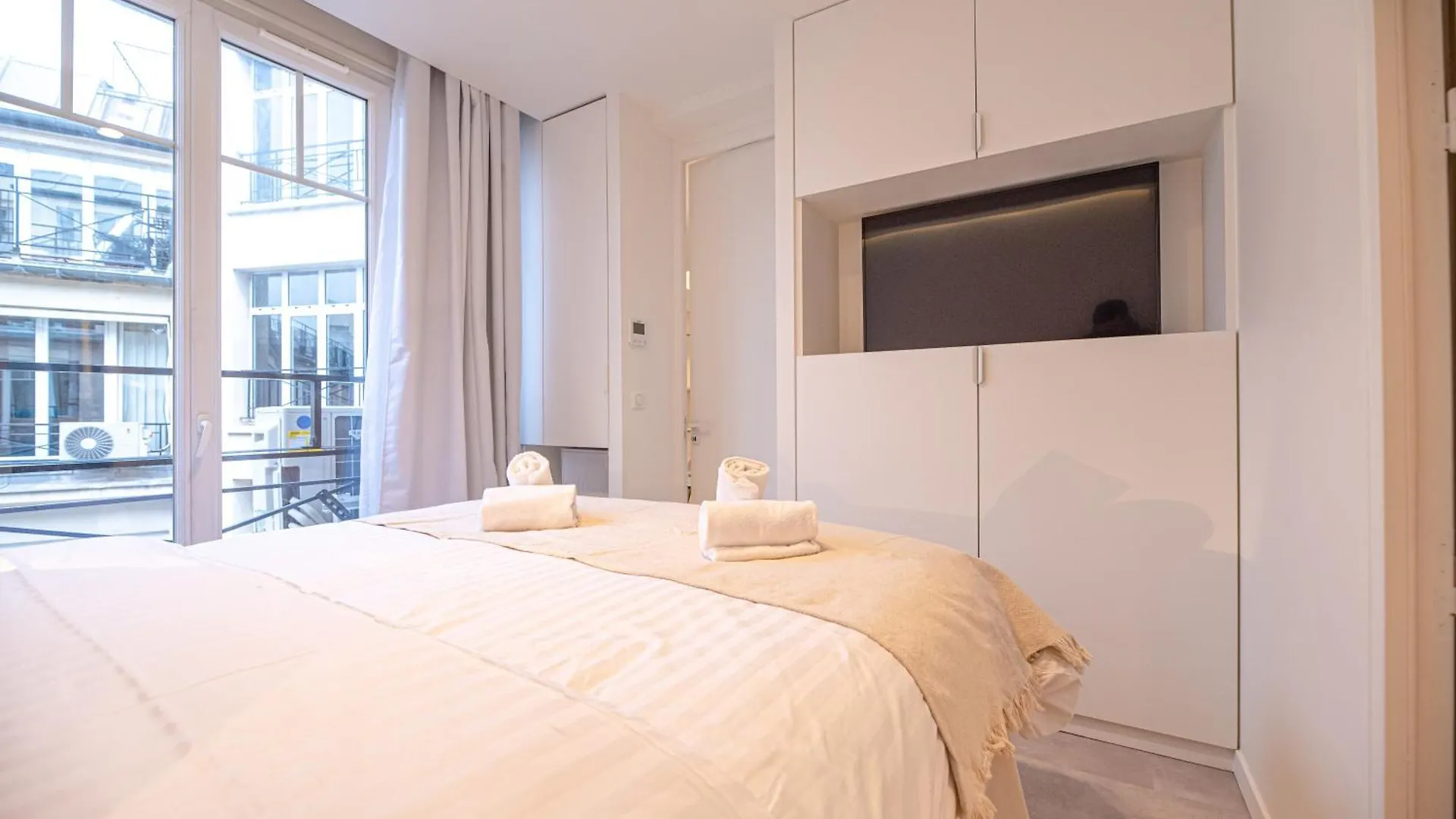Cia - 2br Madeleine Champs Elysees *